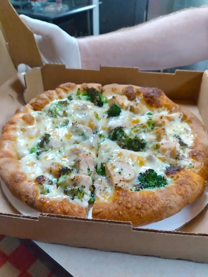 Chicken Broccoli Pizza